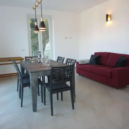 Lägenhet Casa Delle Palme Porto Valtravaglia