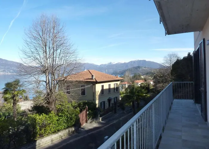 Casa Delle Palme Apartment Porto Valtravaglia